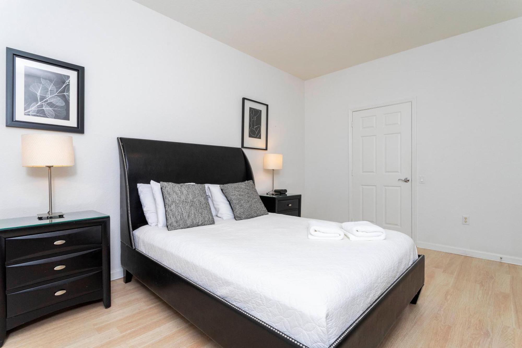 Gorgeous In At Vista Cay Vc5000 Apartment