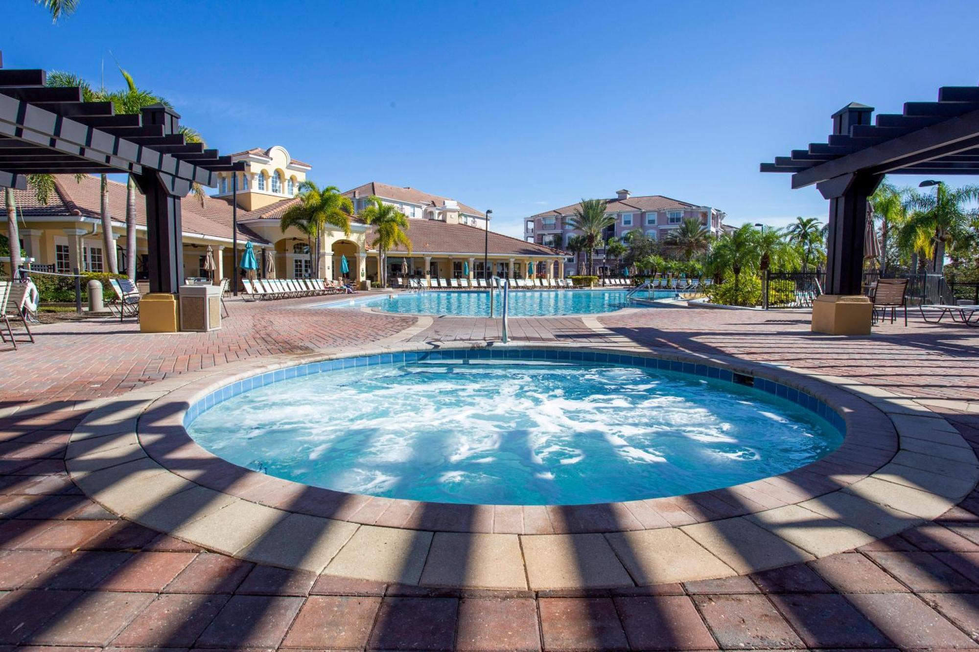 Apartment Gorgeous In At Vista Cay Vc5000
